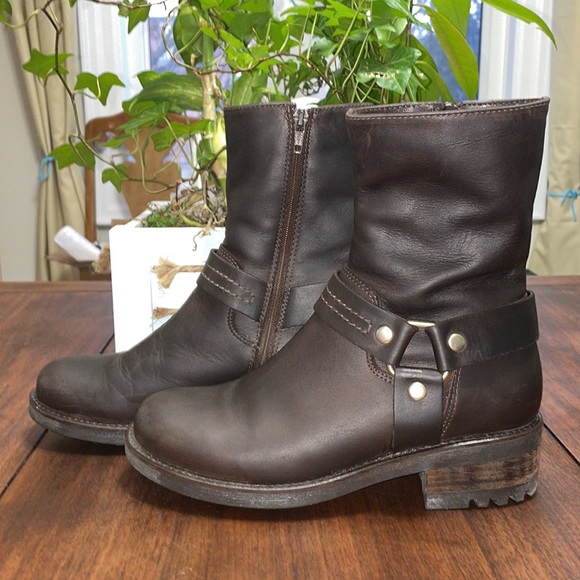 La Canadiénne Boots - Picture 2 of 9